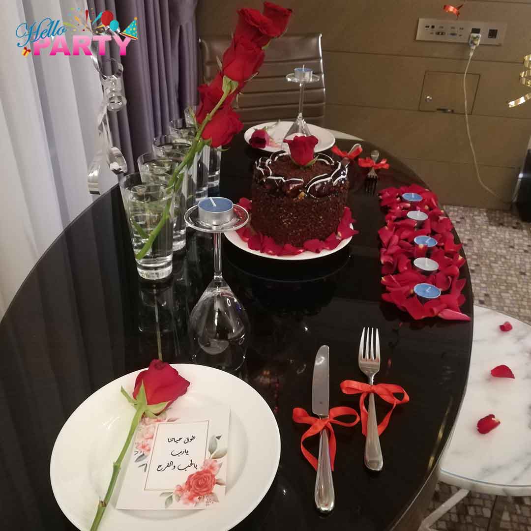 رومنسية-ورد طبيعي-ورد صناعي-ورق الورد-شمع-شموع-زوج-زوجة-راحة-استرخاء-أجواء رومنسية-يعشقها-عشق - بلاد الغربة-اوربا-كندا-اهتمام-حماسة-حب-غرام-موعد-أسئلة-يتحدث كثيراً-خجل-تردد-ارتباط-سعيد-النية الصافية-الصادقة-الاهتمام المتبادل-تنظيم-حفلات-و-مناسبات-في-