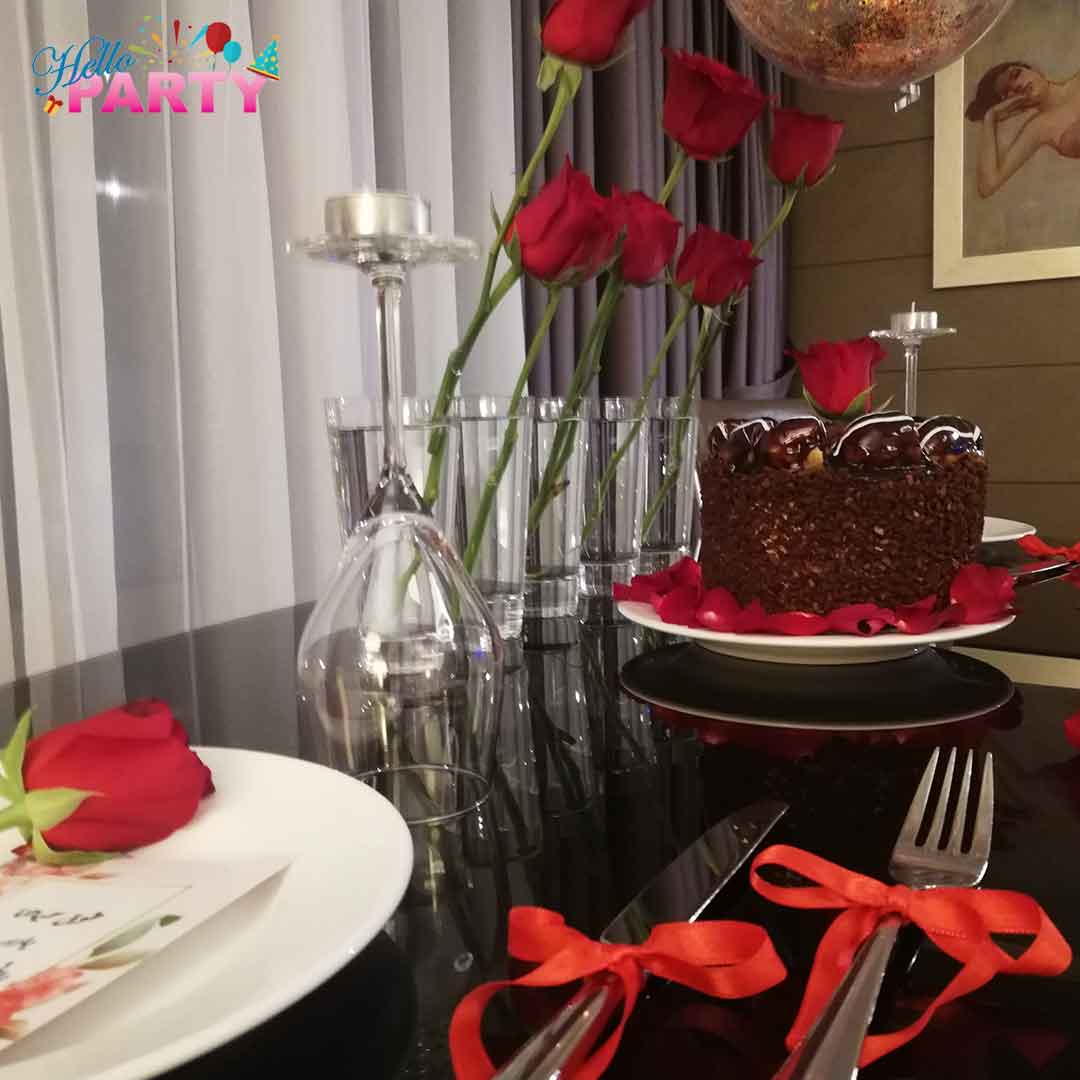 رومنسية-ورد طبيعي-ورد صناعي-ورق الورد-شمع-شموع-زوج-زوجة-راحة-استرخاء-أجواء رومنسية-يعشقها-عشق - بلاد الغربة-اوربا-كندا-اهتمام-حماسة-حب-غرام-موعد-أسئلة-يتحدث كثيراً-خجل-تردد-ارتباط-سعيد-النية الصافية-الصادقة-الاهتمام المتبادل-تنظيم-حفلات-و-مناسبات-في-